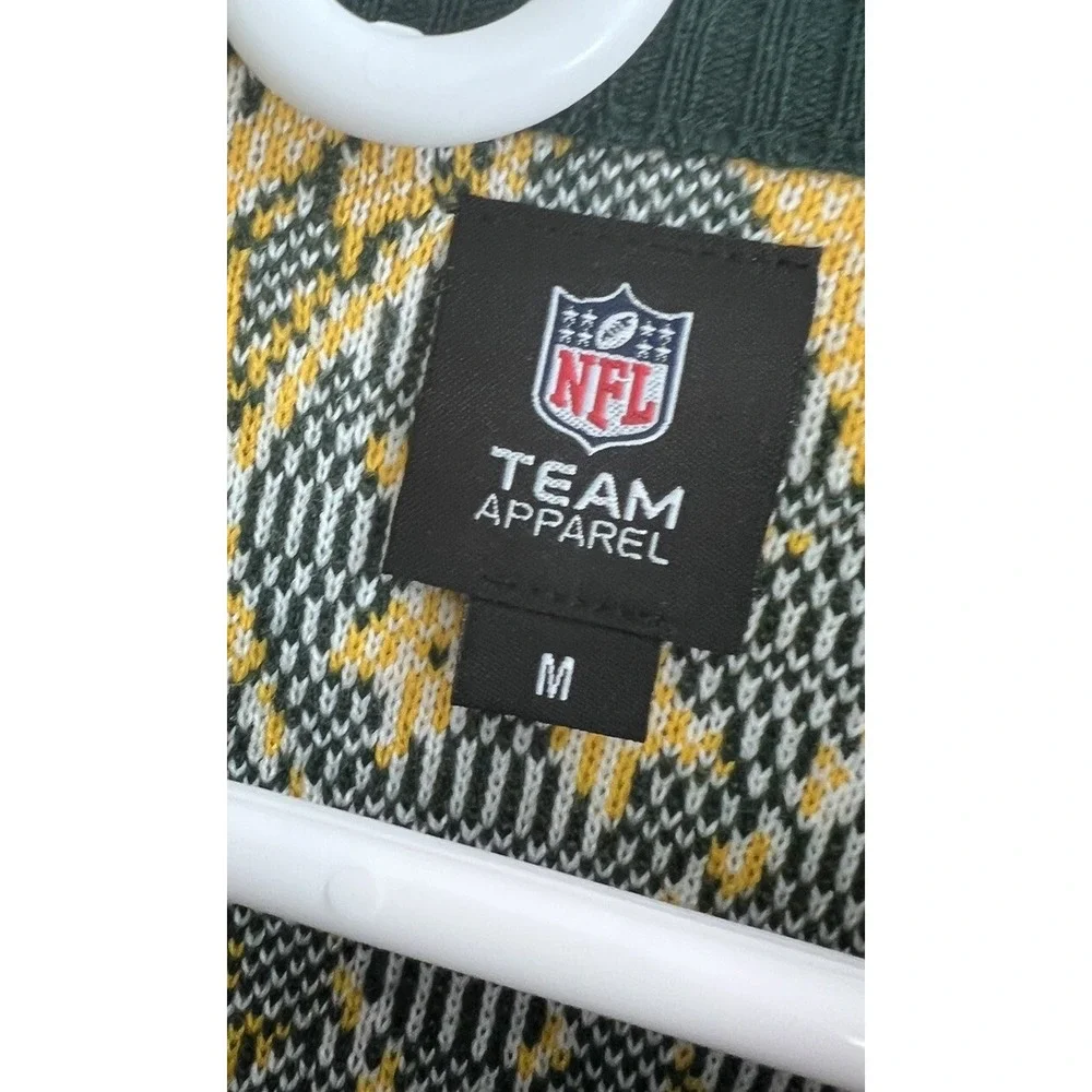 Green Bay Packers NFL Sweater Size Medium NWOT